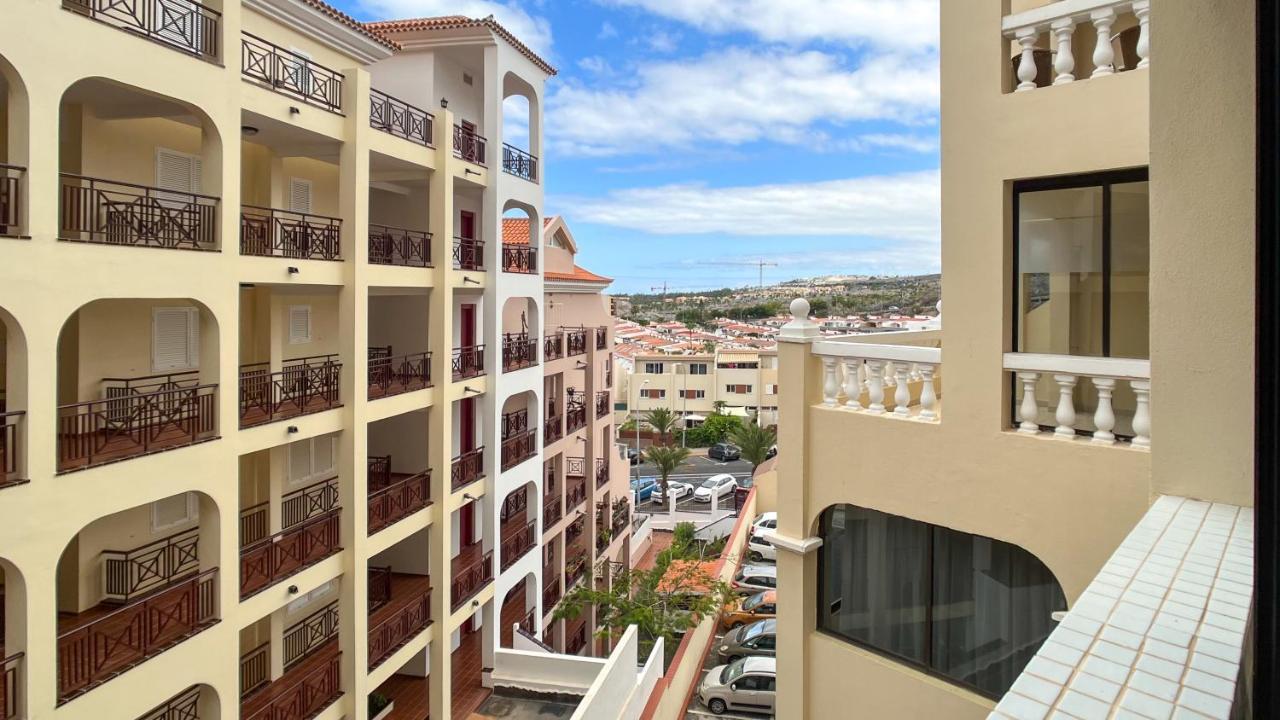 Korallia Guesthouse Castle Harbour Los Cristianos  Exteriör bild